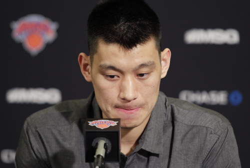 제레미 린 (Jeremy Lin/농구선수/미국)
<YONHAP PHOTO-0207> New York Knicks Jeremy Lin speaks the the media announcing that his has a torn meniscus and will miss at least 6 weeks at Madison Square Garden in New York City on March 31, 2012. UPI/John Angelillo/2012-04-01 08:01:03/ <저작권자 ⓒ 1980-2012 ㈜연합뉴스. 무단 전재 재배포 금지.>
New York Knicks guard Jeremy Lin speaks during a press conference on Saturday.  UPI-Yonhap News