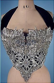 <YONHAP PHOTO-0287> This undated photo provided by Julien's Auctions shows a bustier worn on stage by Whitney Houston which fetched $18,750 at an auction in Beverly Hills of memorabilia from the late pop star?s career on Saturday, March 31, 2012, in Beverly Hills, Calif. (AP Photo/Julien's Auctions) /2012-04-01 10:12:48/ <저작권자 ⓒ 1980-2012 ㈜연합뉴스. 무단 전재 재배포 금지.>
This undated photo provided by Julien’s Auctions shows a bustier worn on stage by Whitney Houston which fetched $18,750 at an auction in Beverly Hills of memorabilia from the late pop star’s career on Saturday in Beverly Hills, California  AP-Yonhap News