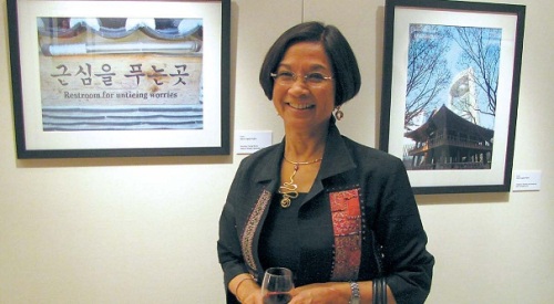 Ambassadors’ wives are showcasing their snapshots of Korea at a special exhibition in Seoul.
The spouses of envoys posted here are sharing 52 pictures taken by them and their predecessors at the Raemian Gallery until April 6.
Maria Ligaya Fujita, who is married to the Brazilian ambassador, was inspired to start the project after a Brazilian photography exhibition in Seoul last September.