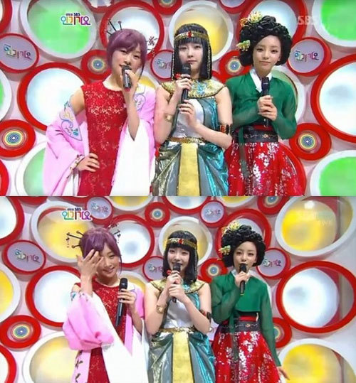 니콜(가수/소속그룹-카라)/아이유(가수)/구하라(가수/소속그룹-카라)
1일 방송된 SBS ‘인기가요’에서는 MC 아이유, 니콜, 구하라가 세계 3대 미녀로 변신해 남심을 사로잡았다.
