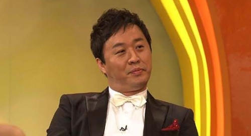 정준하(MC, 영화배우)
정준하는 4월 2일 오후 12시 자신이 운영하는 서울시 강남구 청담동의 모 일식집에서 결혼 공식 기자회견을 가졌다.