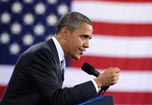 <YONHAP PHOTO-0395> US President Barack Obama speaks during a campaign event at the Southern Maine Community College in Portland, Maine, on March 30, 2012. US President Barack Obama welcomes the leaders of Mexico and Canada at the White House Monday for a North American summit, with talks expected to focus on rampant violence from the drug war in Mexico. The North American Free Trade Agreement (NAFTA) talks are being held as presidential election campaigns are ramping up in Mexico and the United States, and for Mexico's Felipe Calderon, who cannot seek re-election, it will be his last summit. Spiraling violence sparked by Mexican drug cartels seeking access to the drug trade in the the United States is however likely to overshadow Calderon's discussions with Obama and Canadian Prime Minister Stephen Harper. AFP PHOTO / Jewel Samad../2012-04-01 12:57:12/ <저작권자 ⓒ 1980-2012 ㈜연합뉴스. 무단 전재 재배포 금지.>
U.S. President Barack Obama speaks during a campaign event at the Southern Maine Community College in Portland, Maine on Saturday.  AFP-Yonhap News
U.S. President Barack Obama speaks during a campaign event at the Southern Maine Community College in Portland, Maine on Saturday.  AFP-Yonhap News