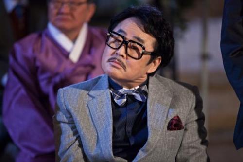 김병기(탤런트,영화배우)
배우 김병기가 극과 극을 오가는 연기 변신으로 눈길을 끌고 있다.