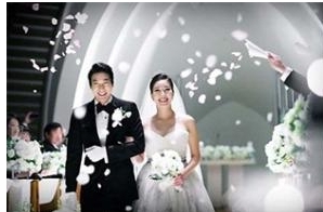 마르코 (Marcos /탤런트, 모델/아르헨티나)
3일 한 매체에 따르면 “지난해 11월 결혼식을 올린 마르코 안시현 부부가 결혼 6개월만인 오는 5월 부모가 된다”고 보도했다.