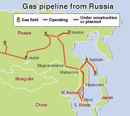 In his phone conversation with President Lee Myung-bak days after being reelected Russian president on March 4, Vladimir Putin pledged to help improve inter-Korean ties and discussed a deal for Russia to pipe natural gas to South Korea through North Korea.