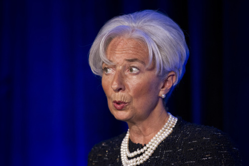 <YONHAP PHOTO-0386> International Monetary Fund (IMF) Managing Director Christine Lagarde speaks at The Associated Press Annual Meeting in Washington, Tuesday, April, 3, 2012. (AP Photo/J. Scott Applewhite)/2012-04-04 07:44:18/ <저작권자 ⓒ 1980-2012 ㈜연합뉴스. 무단 전재 재배포 금지.>
IMF Managing Director Christine Lagarde speaks at the Associated Press Annual Meeting in Washington on Tuesday.  AP-Yonhap News