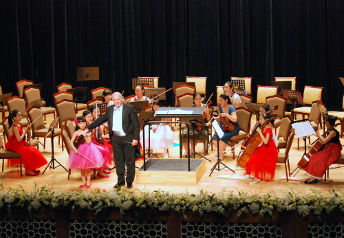 SP BRIEF: BEAUTIFUL MIND - USE THIS ONE
Young Korean musicians perform at a peace concert in the Middle East. Beautiful Mind Charity