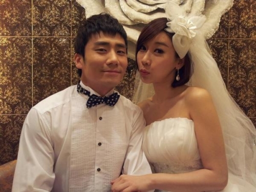 이정수(개그맨)/곽현화(개그맨)
개그우먼 곽현화가 면사포를 쓴 웨딩 사진을 공개했다.