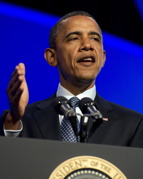 버락오바마(Barack Obama/미국 대통령)
U.S. President Barack Obama speaks at a luncheon hosted by the Associated Press during the American Society of News Editors (ASNE) convention in Washington, D.C., U.S., on Tuesday, April 3, 2012. Obama criticized Republican presidential candidate Mitt Romney by name and mocked the former Massachusetts governor for describing as "marvelous" the U.S. House-passed budget that overhauls Medicare and cuts domestic programs while lowering taxes for high earners. Photographer: Ron Sachs/Pool via Bloomberg *** Local Caption *** Barack Obama
Barack Obama   AP-Yonhap News