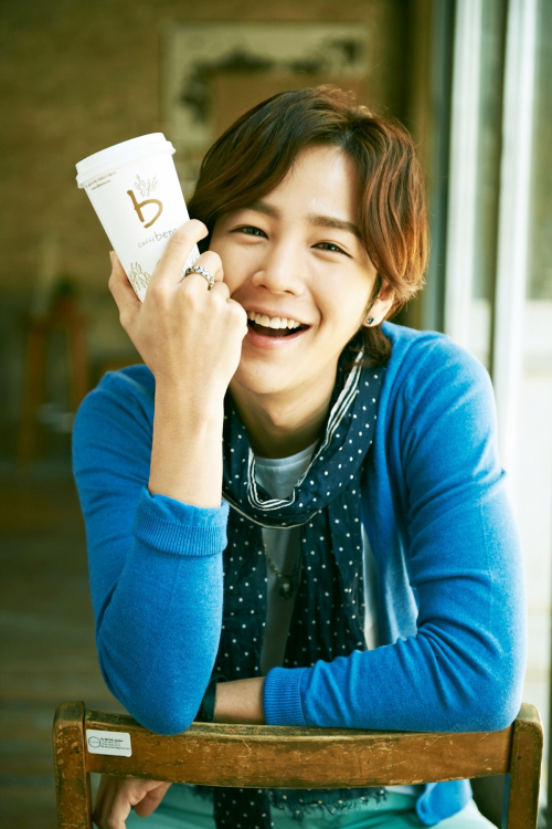 장근석(탤런트, 영화배우)
오는 7월 아시아 투어를 앞둔 장근석<사진>이 ‘카페베네’의 새 얼굴이 됐다. 20~30대 여성 한류팬들의 뜨거운 사랑을 받으며 ‘아시아 프린스’로 떠오른 장근석이 ‘커피 프린스’가 된 것.
