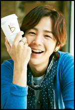 장근석(탤런트, 영화배우)
오는 7월 아시아 투어를 앞둔 장근석<사진>이 ‘카페베네’의 새 얼굴이 됐다. 20~30대 여성 한류팬들의 뜨거운 사랑을 받으며 ‘아시아 프린스’로 떠오른 장근석이 ‘커피 프린스’가 된 것.