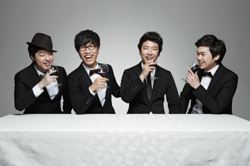 소란(가수)
데뷔 첫해인 2010년 여름, 첫 미니앨범을 낸 뒤 홍대 롤링홀 공연에서 호응을 얻은 소란은 지난해 4월 KT&G 상상마당 공연에서도 인기몰이를 했다. 홍대 씬의 거물급 신예로 주가를 올리면서, 지난해 4월 해피로봇 레코드와 계약을 체결했다.