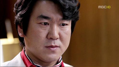 ‘미친 존재감' 윤제문, ‘더킹'에선 민폐