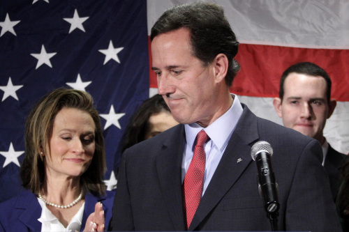 Surrounded by members of his family Republican presidential candidate, former Pennsylvania Sen. Rick Santorum announces he is suspending his candidacy effective today in Gettysburg, Pennsylvania, Tuesday. (AP-Yonhap News)