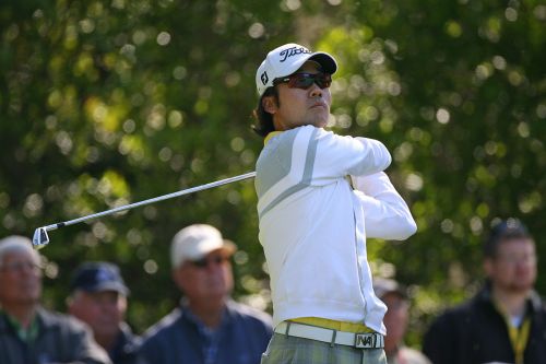 <YONHAP PHOTO-0102> HILTON HEAD ISLAND, SC - APRIL 12: Kevin Na hits his tee shot on the seventh hole during the first round of the RBC Heritage presented by Boeing at Harbour Town Golf Links on April 12, 2012 in Hilton Head Island, South Carolina. Hunter Martin/Getty Images/AFP== FOR NEWSPAPERS, INTERNET, TELCOS & TELEVISION USE ONLY ==../2012-04-13 06:00:12/ <저작권자 ⓒ 1980-2012 ㈜연합뉴스. 무단 전재 재배포 금지.>
Kevin Na hits his tee shot on the seventh hole during the first round of the RBC Heritage presented by Boeing at Harbour Town Golf Links in Hilton Head Island, South Carolina, Thursday.  AFP-Yonhap News