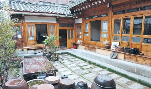 hanok / A Seoul hanok getaway