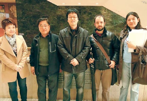 From right: AEEGUC’s Kleinsy Bonilla and Carlos Reyes meet
Seoul Metropolitan Government representatives Im Kyung-ho
and Shin Dong-hoon as well as Seoul History Museum’s Ahn Jiyeon
to plan their event. AEEGUC