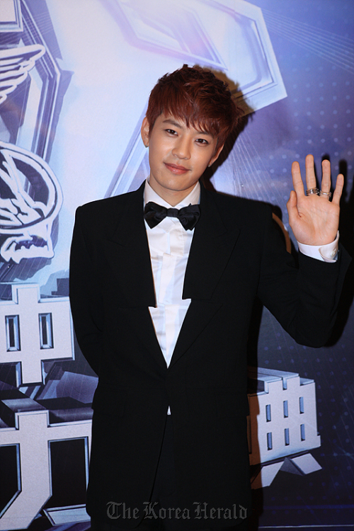 Se7en poses for photographers at the China Music Award in Macau on April 13. YG Entertainment