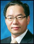 김기용(경찰공무원)
조현오 경찰청장 후임에 김기용 경찰청 차장(55ㆍ행정고시 30기)이 내정됐다.