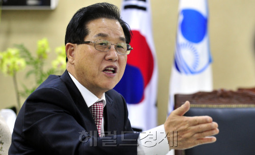 문충실 동작구청장<br />김명섭 기자 msiron@
문충실 동작구청장
김명섭 기자 msiron@
문충실 동작구청장
김명섭 기자 msiron@