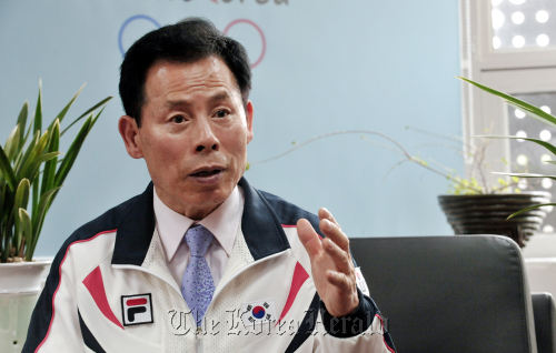 태릉선수촌장 박종길.<br />정희조 기자/checho@heraldm.com 120413
Park Jong-kil, head of the National Training Center  Chung Hee-cho/The Korea Herald