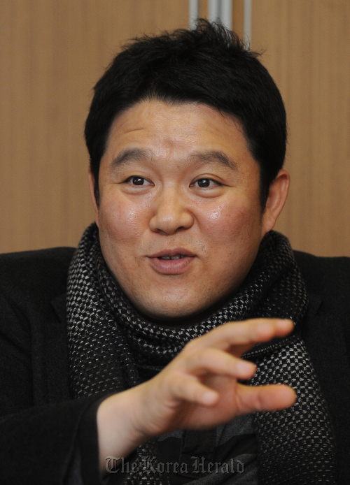 김구라 인터뷰.<br />이상섭 기자. babtong@heraldm.com 2012.03.19
Kim Gu-ra. The Korea Herald