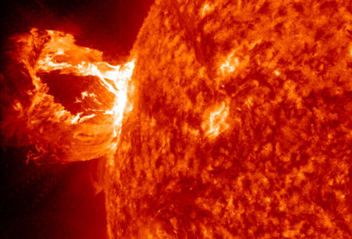 The M1.7-class solar flare (NASA/GSFC/SDO)