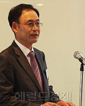 강태식(기업인)
위생도기 1위 업체인 대림비앤코가 올해 ‘토털바스(Total Bath)’ 사업으로 욕실 리모델링시장 공략에 나선다. 이 회사는 ‘대림바스’란 욕실 브랜드로 잘 알려져 있다.