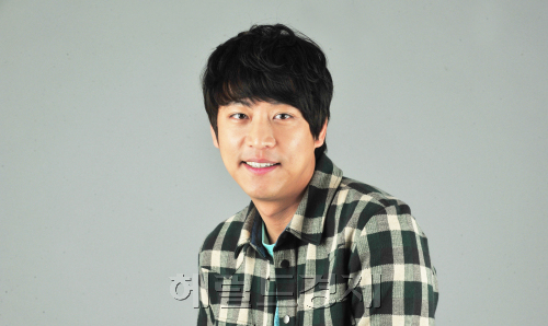 오만석(영화배우, 뮤지컬배우)
오만석 인터뷰 본사. 박현구 기자phko@heraldm.com 2012.04.13
오만석 인터뷰 본사. 박현구 기자phko@heraldm.com 2012.04.13