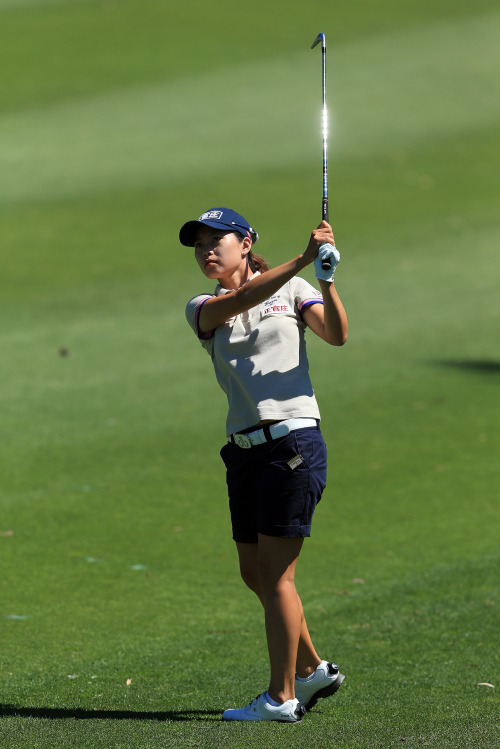 <YONHAP PHOTO-0163> RANCHO MIRAGE, CA - APRIL 01: Sun Young Yoo of South Korea plays her second shot at the par 4, first hole during the final round of the 2012 Kraft Nabisco Championship at Mission Hills Country Club on April 1, 2012 in Rancho Mirage, California. David Cannon/Getty Images/AFP== FOR NEWSPAPERS, INTERNET, TELCOS & TELEVISION USE ONLY ==../2012-04-02 06:41:34/ <저작권자 ⓒ 1980-2012 ㈜연합뉴스. 무단 전재 재배포 금지.>
Yoo Sun-young
