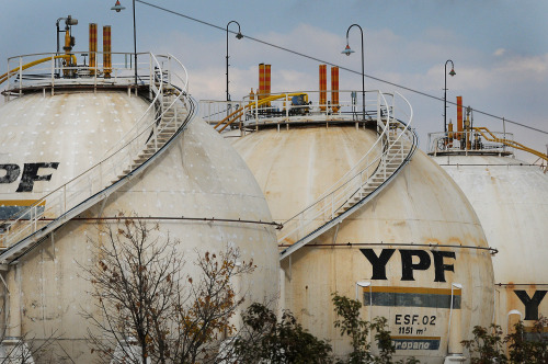 The YPF SA refinery stands in Lujan de Cuyo, Argentina, on Tuesday, April 17, 2012. Argentina's seizure of YPF SA threatens to take the country further away from its goal of energy self-sufficiency as investors weigh the increased risk of expropriation in South America's second-biggest economy. Photographer Walter Moreno/Bloomberg
The YPF SA refinery stands in Lujan de Cuyo, Argentina, Tuesday.  Bloomberg