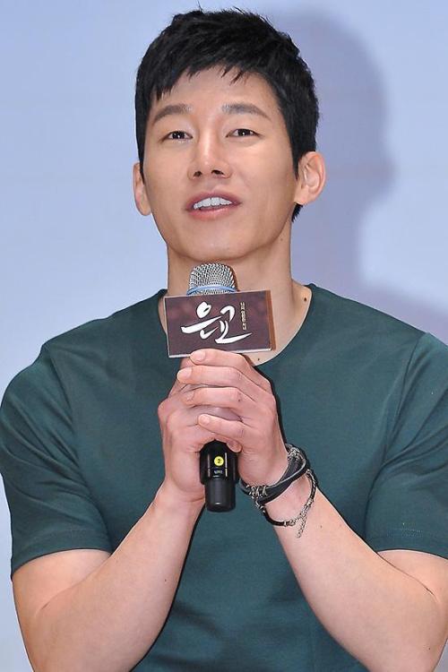 김무열(뮤지컬배우, 영화배우)