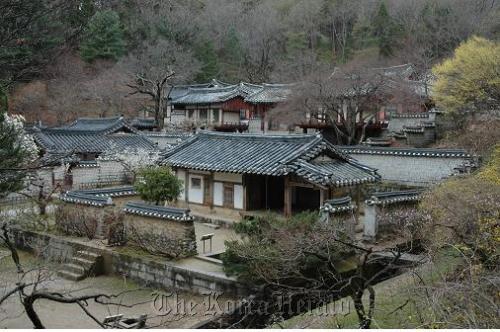 Dosan Seowon. Cultural Heritage Administration
