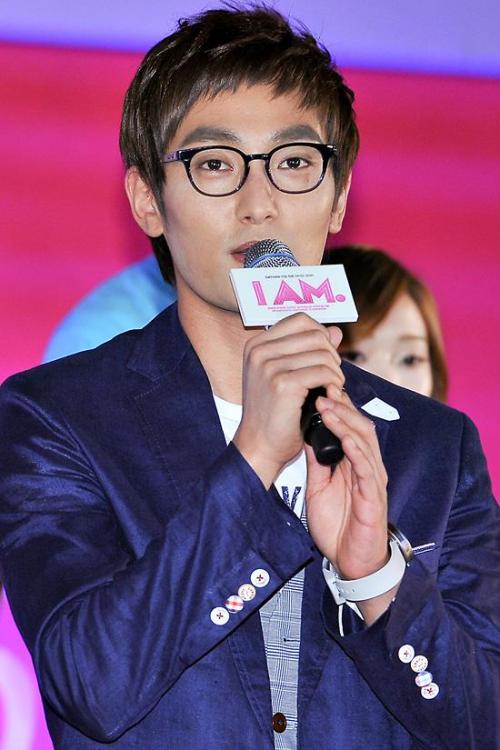 강타(가수)
가수 강타가 열악했던 연습생 시절을 떠올렸다.