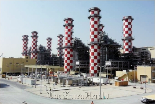 The power and desalination plant in Al-Dur, Bahrain, constructed by Hyundai Heavy Industries.   HHI