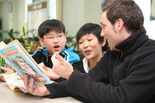 A native English teacher is shown at the National Institute for International Education in Seoul. Yonhap News