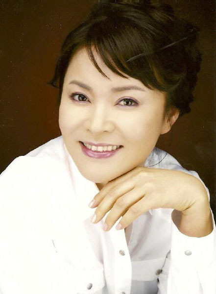 최란(탤런트, 영화배우)
농구감독 이충희와 탤런트 최란<사진> 부부가 오는 5일 어린이날을 맞아 아동복지센터, 탈북자 아동, 저소득층 아동 등 문화 소외계층 어린이 200여명을 예술의 전당에 초대하는 ‘가온누리’ 문화 나눔 행사를 연다.