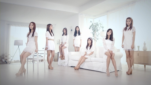 에이핑크(가수)
걸그룹 에이핑크(A PINK)가 첫 번째 정규앨범을 발표하고 가요계 컴백을 선언했다.