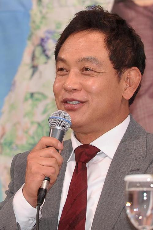 김영철(탤런트, 영화배우)
탤런트 김영철이 상반된 캐릭터를 비슷한 시기에 연기하는 것에 대해 어려움을 토로했다.