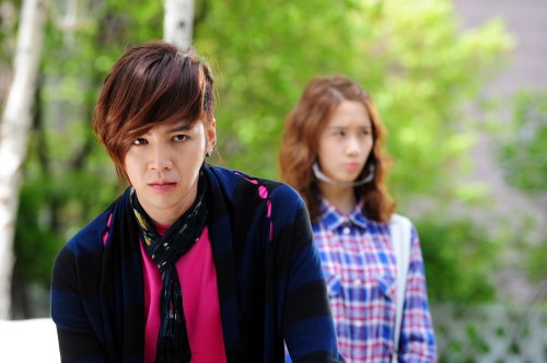장근석(탤런트, 영화배우)/윤아(가수, 탤런트)
KBS ‘사랑비’의 장근석은 멋지다. 동해안에서 ‘비너스의 재림' 화보촬영을 하는 윤아는 너무 가녀리지만 귀엽다. 11화~12화는 장근석의 연기가 빛을 발하면서 점점 더 강하게 몰입하게 한다.