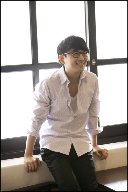 안영민(작곡가)
지난 2003년 12월 대중음악계에 정식으로 데뷔한 안영민은 8년 만에 저작권료가 2000배 이상 급등했다고 깜짝 공개했다.