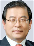 김영기(금융인, 기업인)
KDB캐피탈은 지난 2일 주주총회 및 이사회를 열고 김영기(59ㆍ사진) 전 산업은행 수석 부행장을 대표이사 사장에 선임했다.