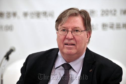 세계물회의 사무총장 폴 라이터(Paul Reiter).<br />정희조 기자/checho@heraldm.com 120430
Paul Reiter Chung Hee-cho/The Korea Herald