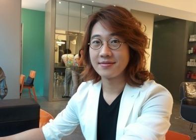 김단(가수)
넥스트의 드러머 김단이 주위와의 연락을 끊고 행적을 감춰 지인들과 팬들의 걱정을 사고 있다.