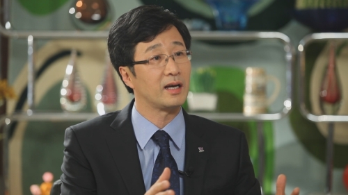 천호선(정당인, 전 정무직공무원)
‘노무현의 남자’로 불리고 있는 통합진보당 천호선 대변인이 故 노무현 전 대통령이 탄핵 이후 뇌출혈을 일으켰다고 밝혔다.