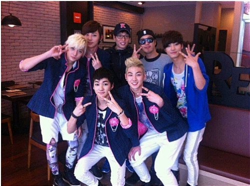 뉴이스트(가수)/유재석(mc, 개그맨)/하하(가수)