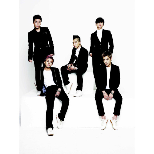 빅뱅(가수)
그룹 빅뱅이 이탈리아에서 개최된 ‘2012 MTV TRL 어워즈’서 아시아 가수 최초로 베스트 팬 부문을 수상하는 기염을 토했다.
