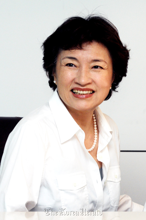정명화 정경화 가나아트센터 인터뷰. 박현구 기자phko@heraldm.com 2011.06.29
Chung Kyung-wha