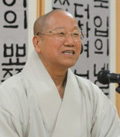 불기2556(2012)년 부처님 오신 날을 앞두고 조계종 종정 진제 대종사가 10일 오후 대구 동화사 동별당에서 기자들과 취임 첫 인터뷰를 가졌다. 이 자리에서 진제 스님은 최근 조계종 승려 8명의 밤샘도박 사건과 관련해 "내가 통렬히 참회하겠다"고 말했다.