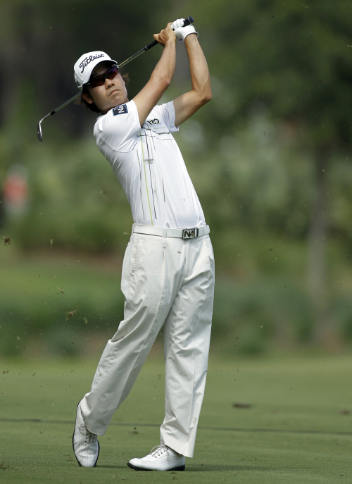 나상욱(케빈 나/골퍼)
<YONHAP PHOTO-0363> Kevin Na hits from the sixth fairway during the third round of the Players Championship golf tournament at TPC Sawgrass, Saturday, May 12, 2012, in Ponte Vedra Beach, Fla. (AP Photo/Chris O'Meara)/2012-05-13 06:25:44/ <저작권자 ⓒ 1980-2012 ㈜연합뉴스. 무단 전재 재배포 금지.>